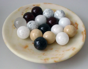 Sfere per pomoli su piatto ad effetto marmo